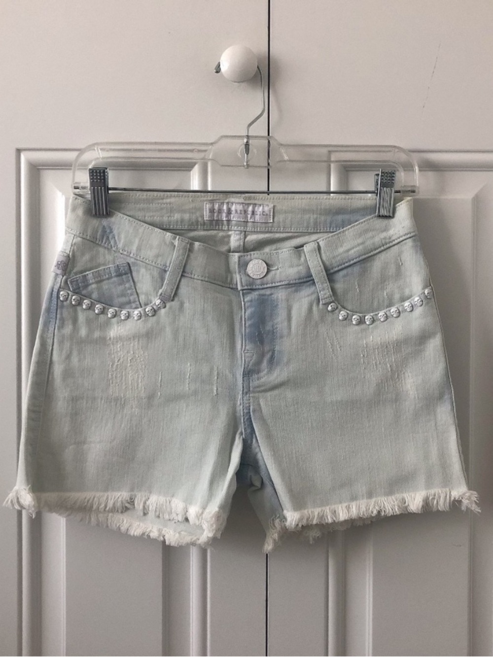 ROCK & REPUBLIC Light Wash Shorts